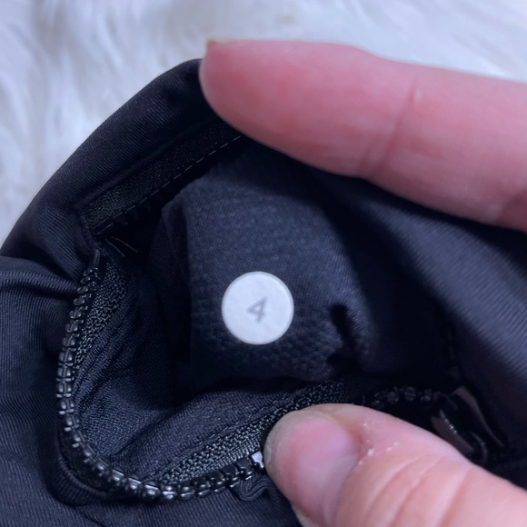 LULULEMON Runday Crop SIZE 4 - Picture 5 of 6